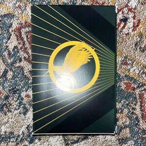 READ ONCE!! 4 Book Hunger Games Set NWOT